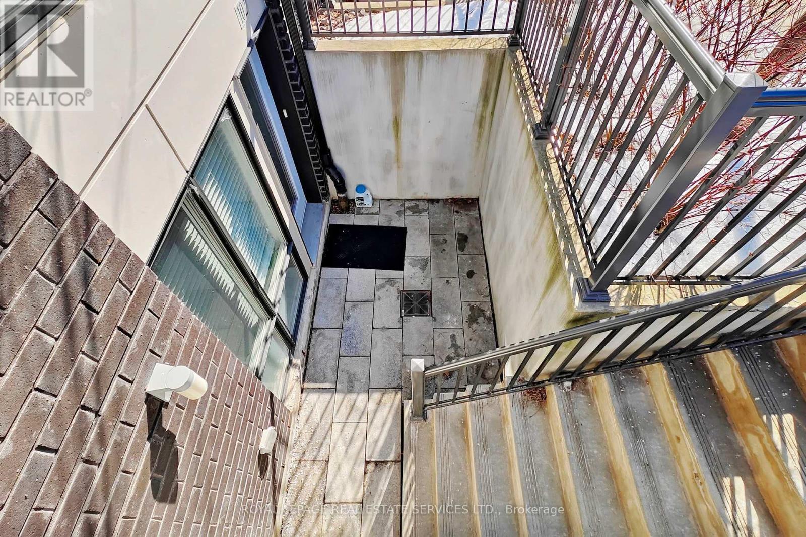 102 - 32 FIELDWAY ROAD