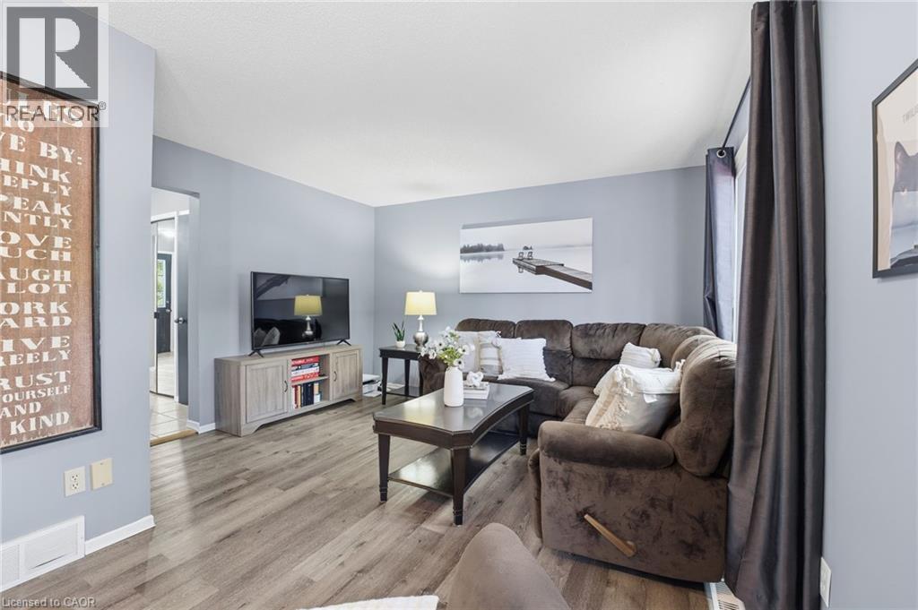 445 KINGSCOURT Drive Unit# 6