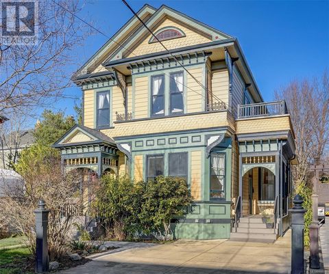 1014 Richardson St Victoria BC V8V3C5