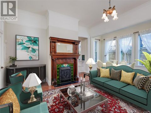 1014 Richardson St Victoria BC V8V3C5