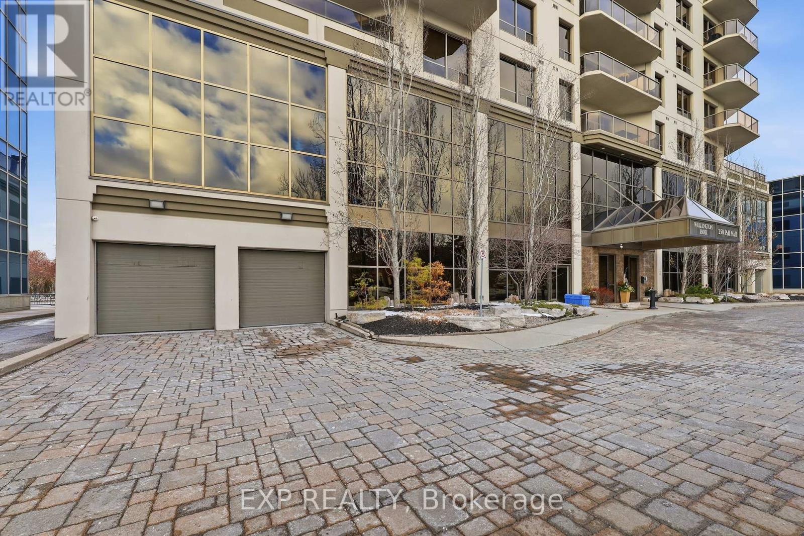 1106 - 250 PALL MALL STREET