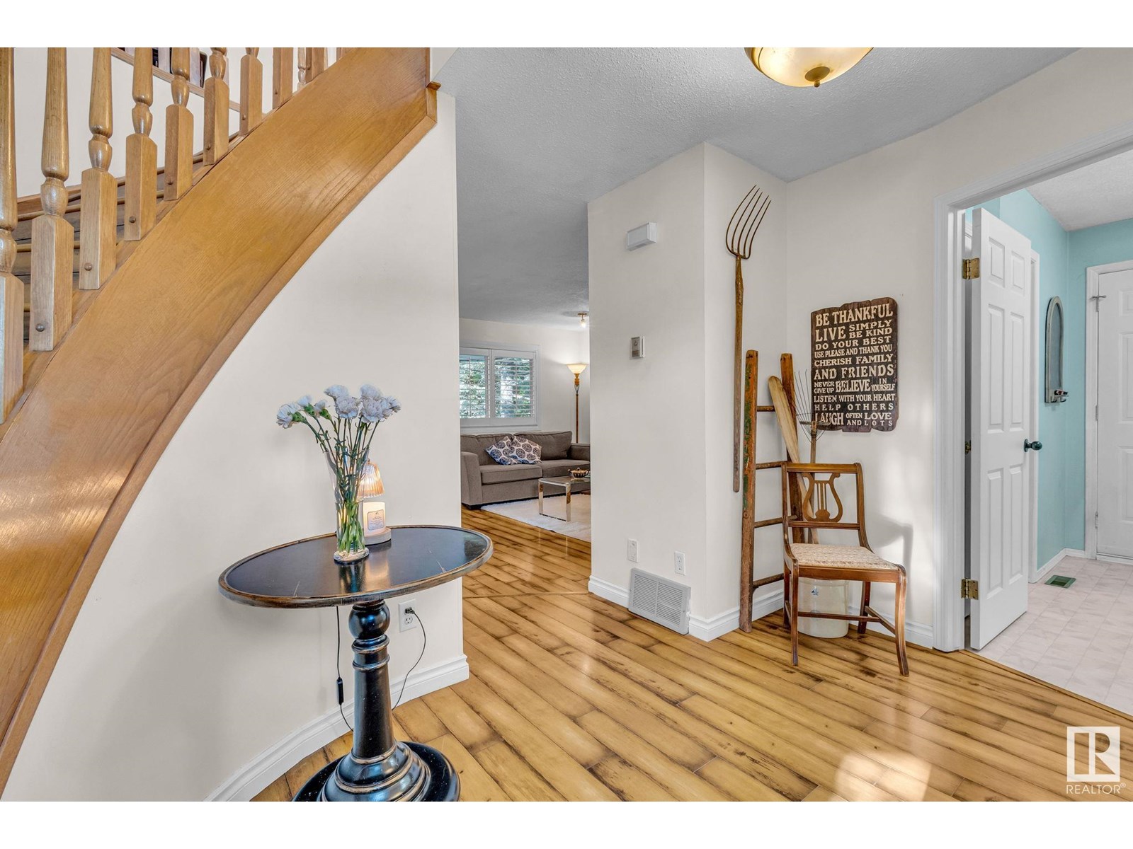 3912 26A AV NW