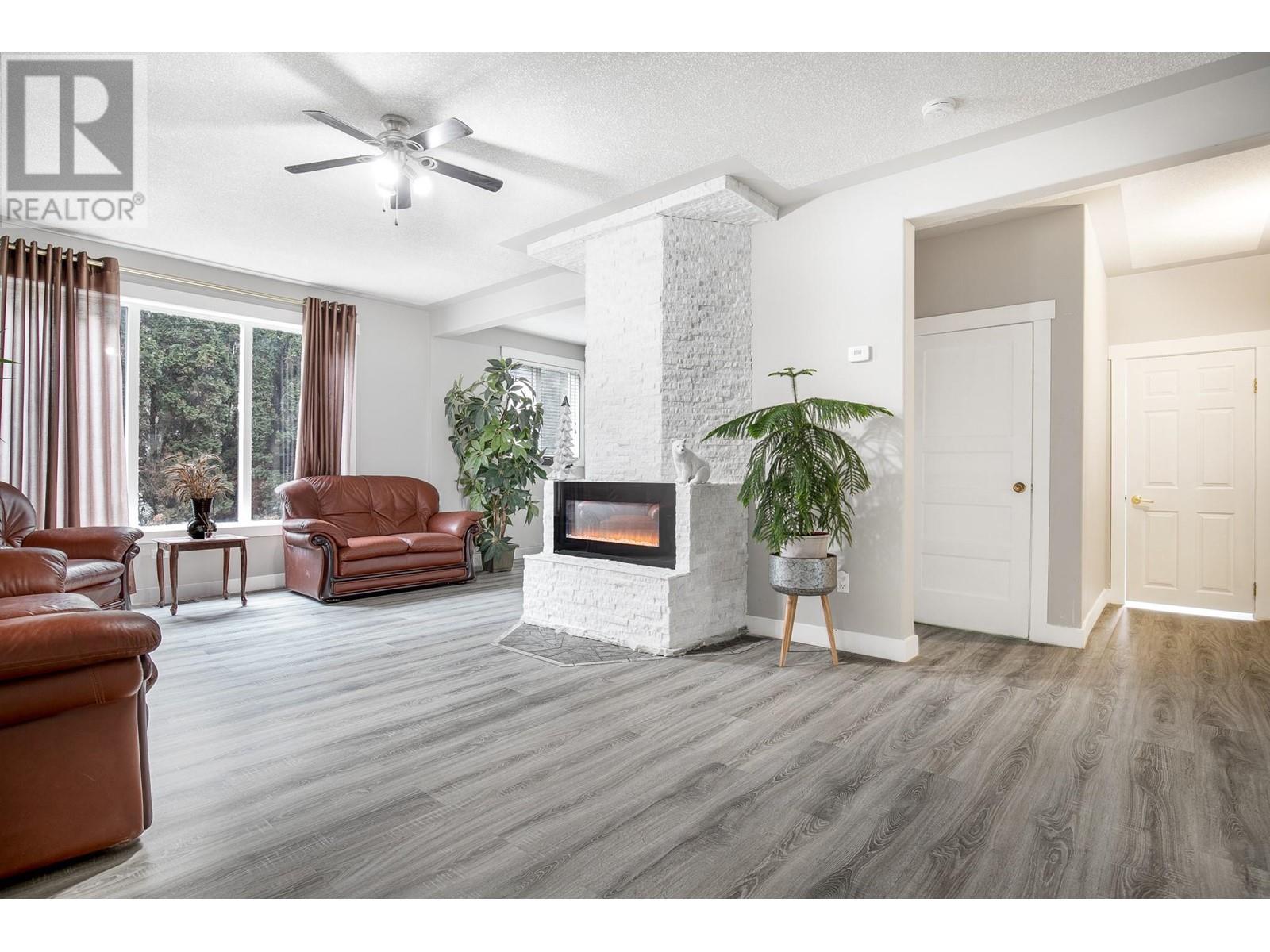 7880 Pleasant Valley Road