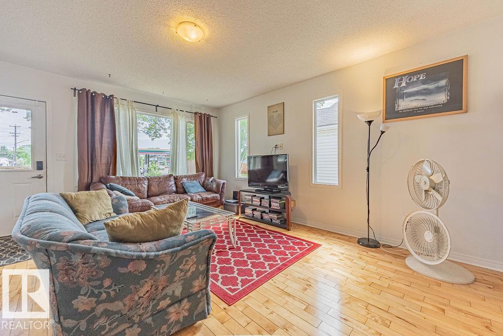 11606 67 ST NW