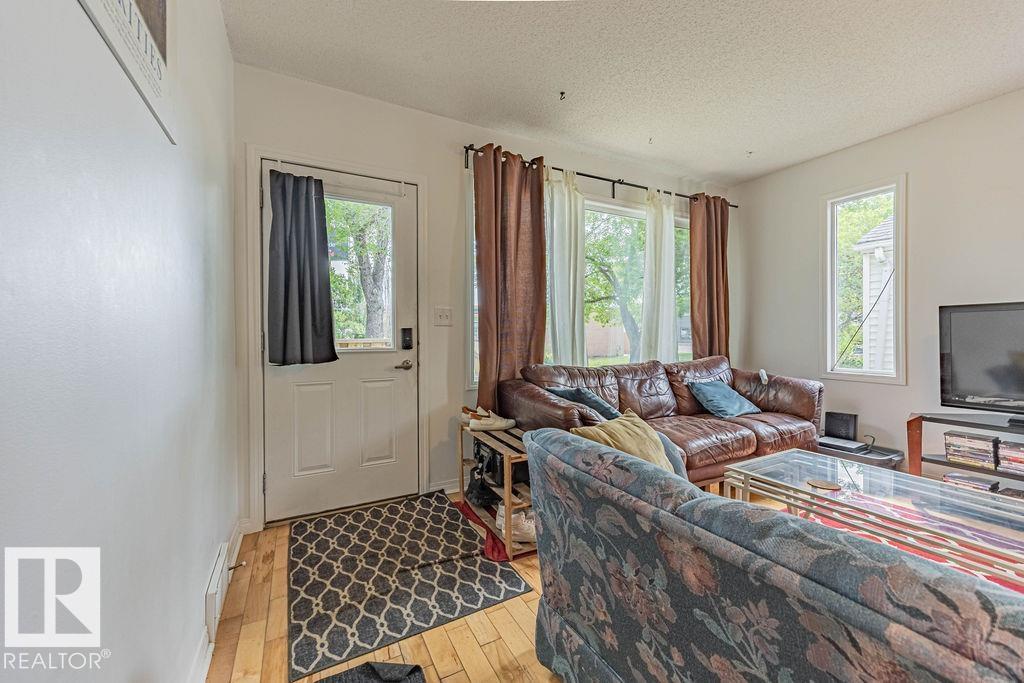11606 67 ST NW