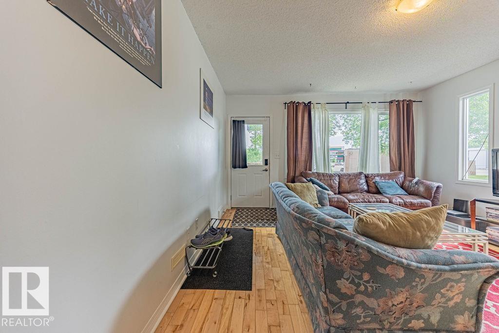 11606 67 ST NW