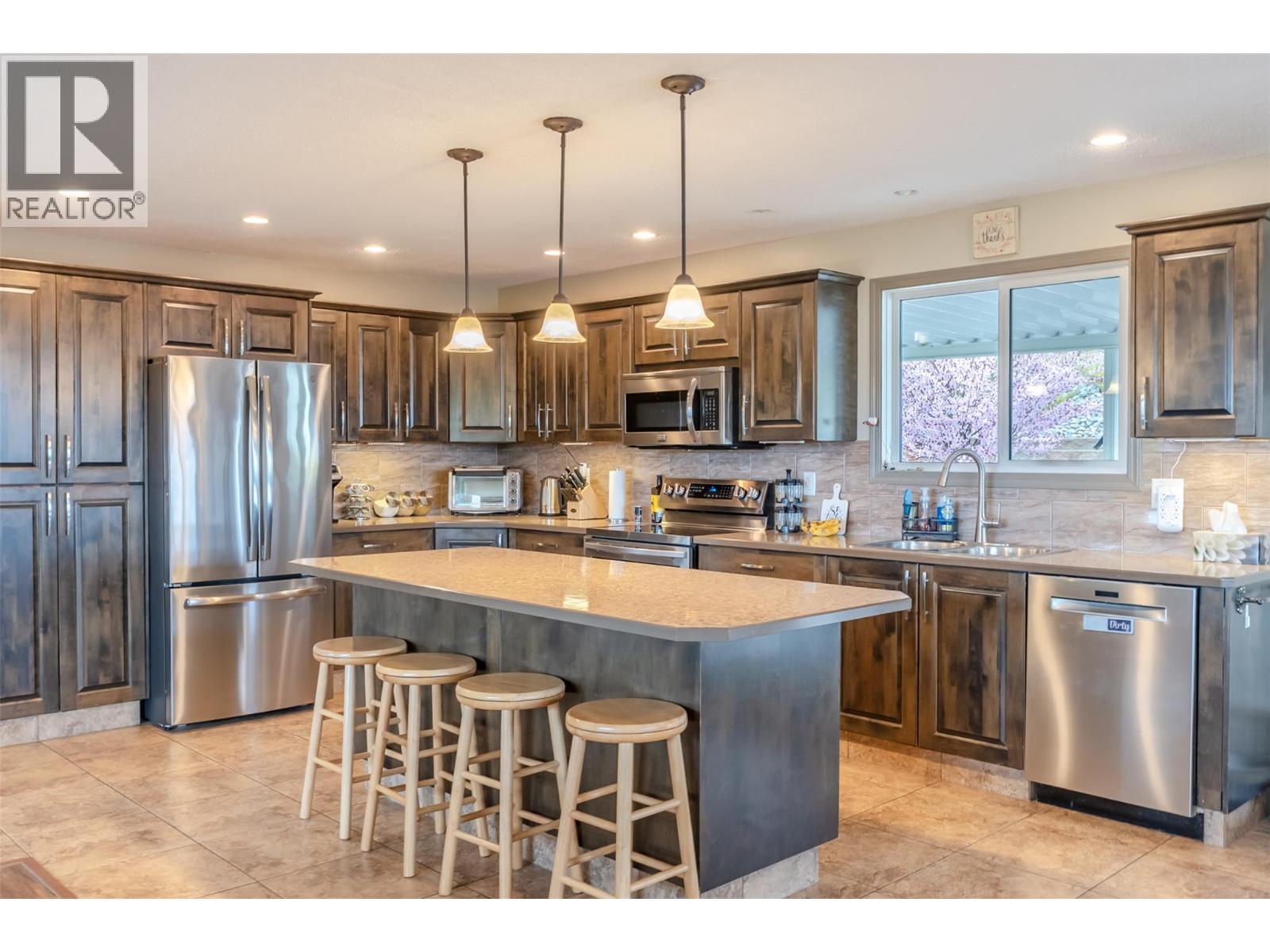 1418 FAIRVIEW Road