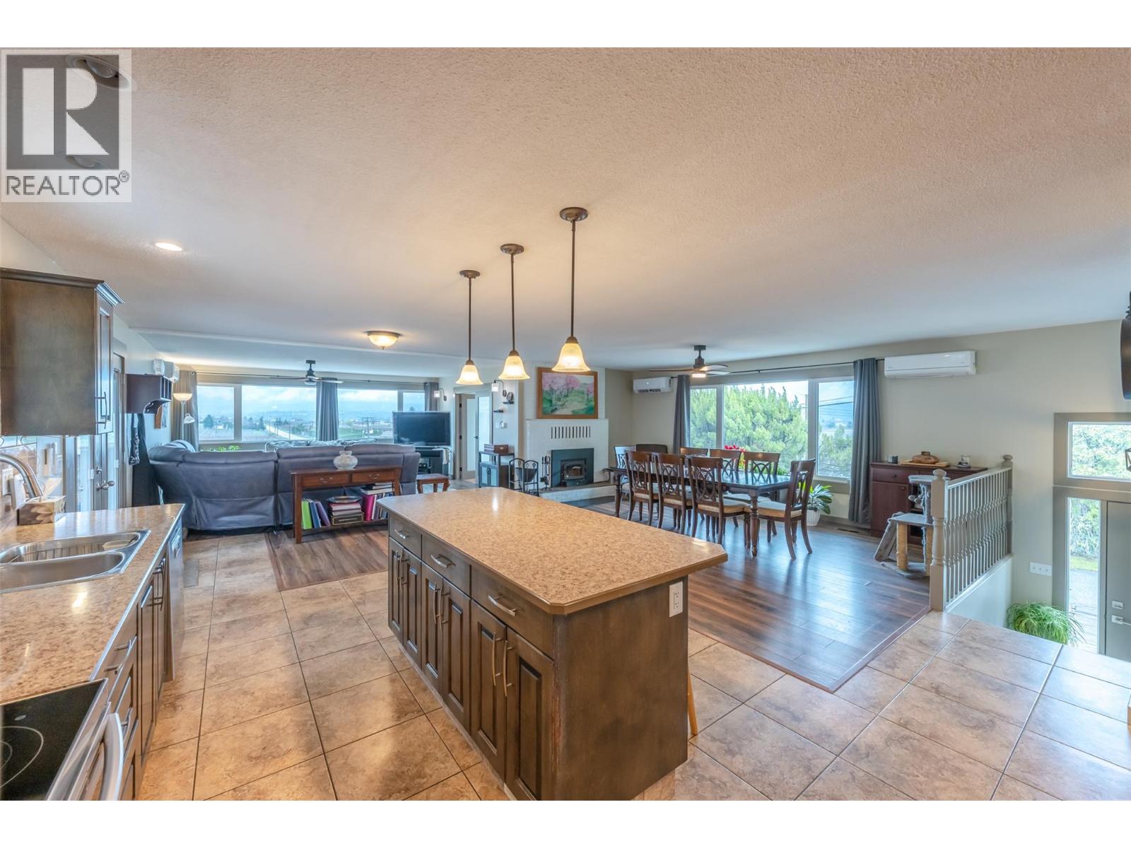 1418 FAIRVIEW Road