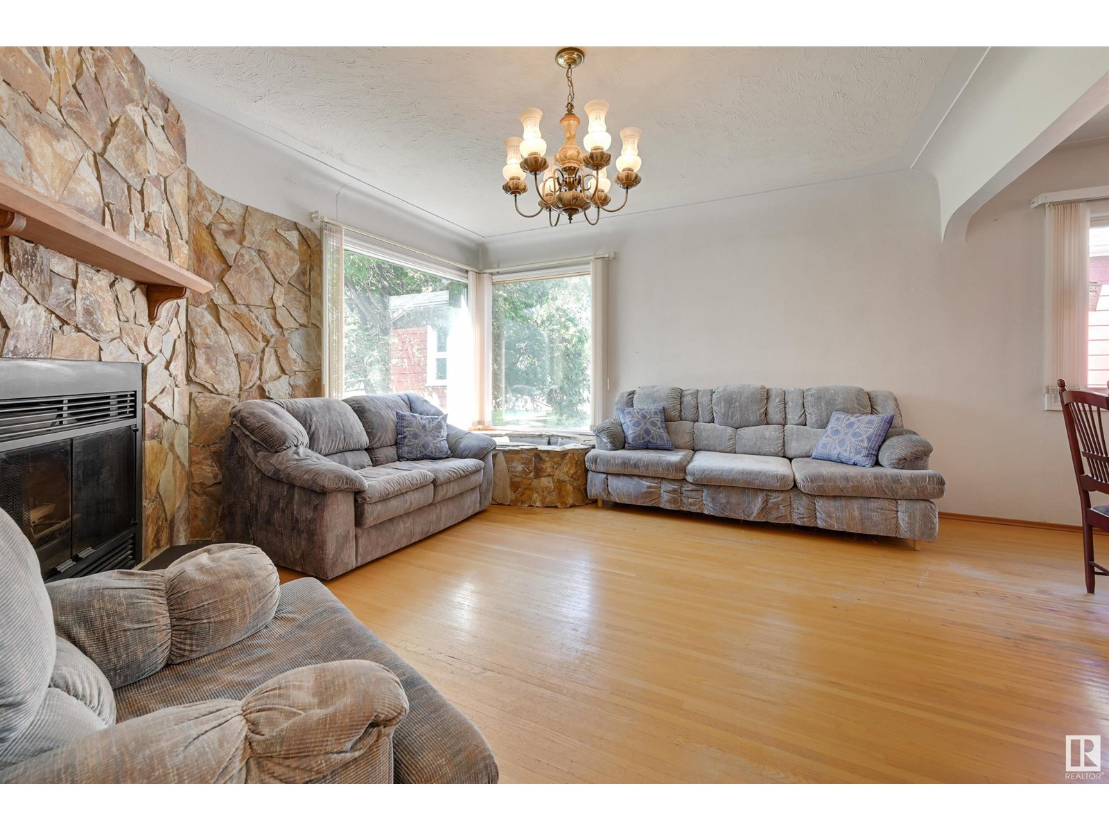 11624 110A AV NW