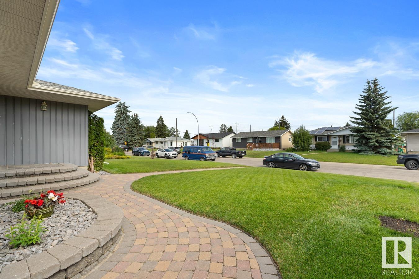 4711 102A AV NW