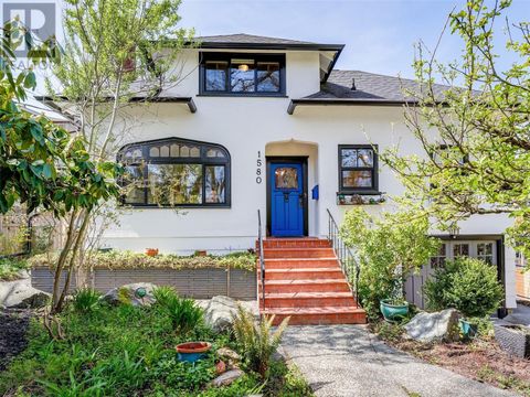 1580 Wilmot Pl Oak Bay BC V8R5S3