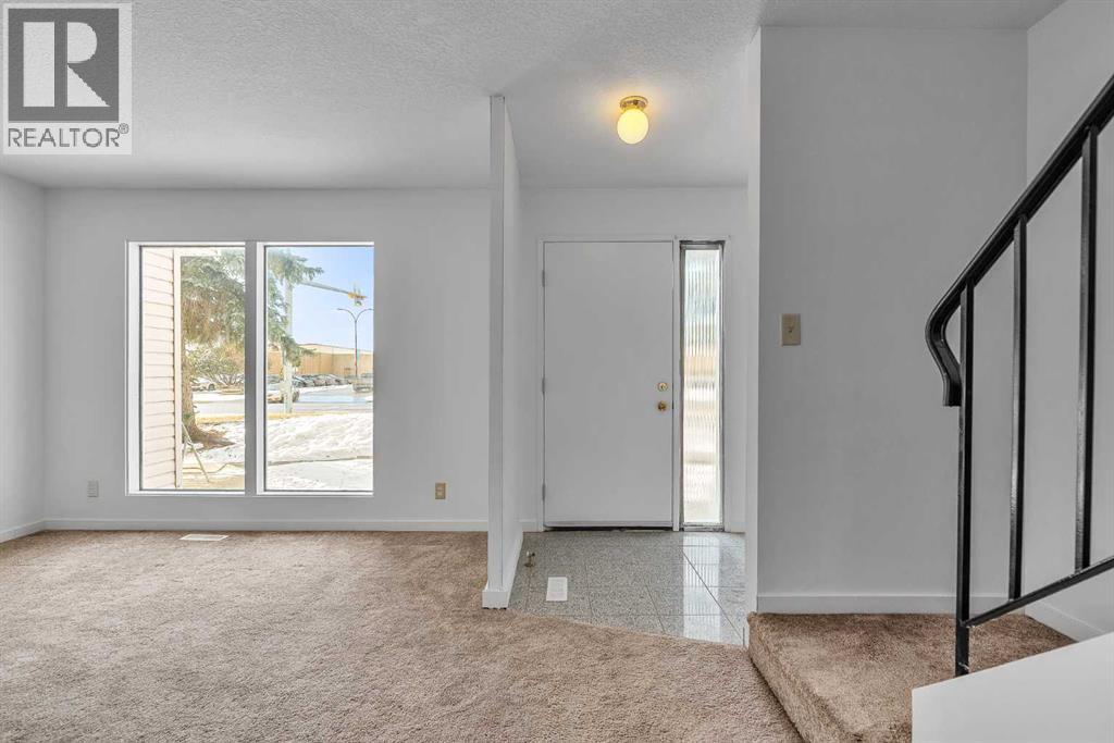 318 Marlborough Way NE