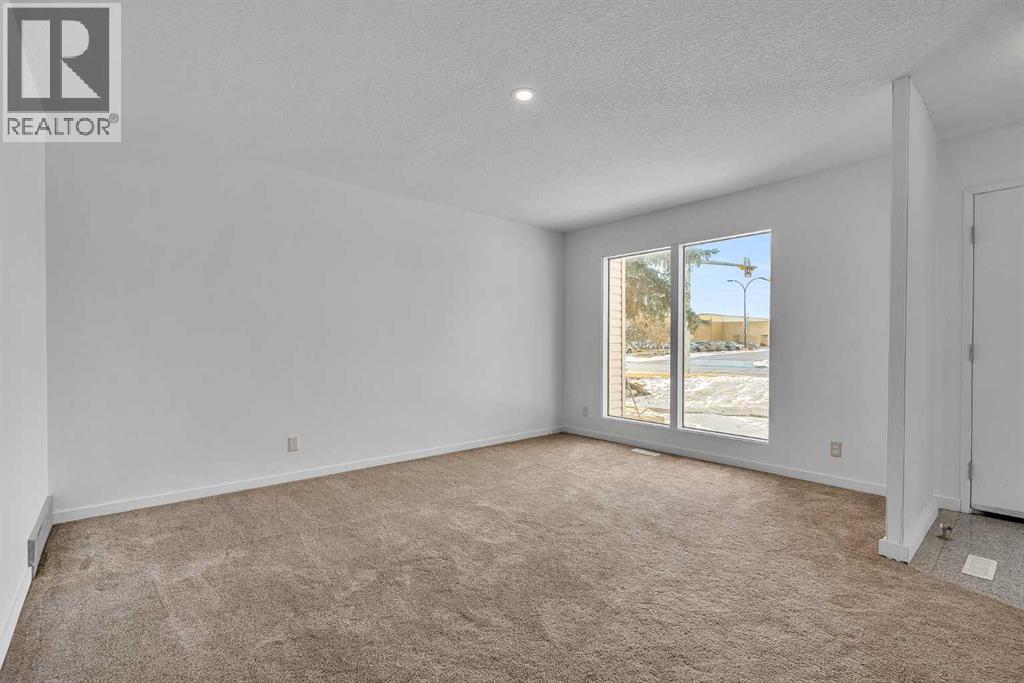 318 Marlborough Way NE