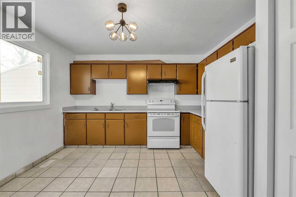 318 Marlborough Way NE