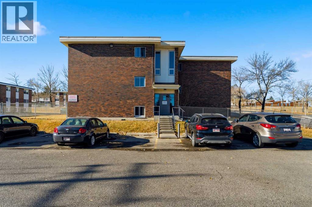 103, 231 64 Avenue NW