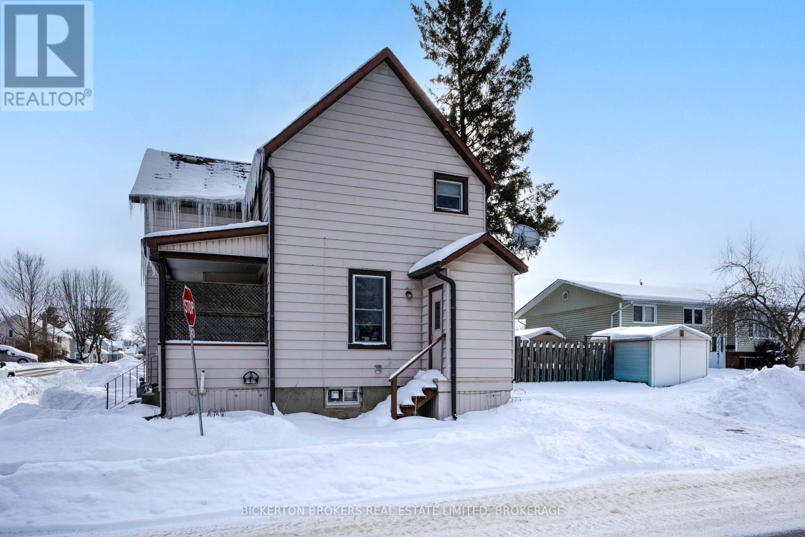 292 WILLIAM STREET N