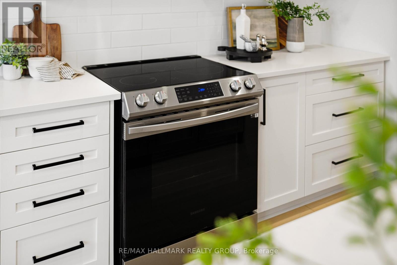 120 LYNN COULTER STREET