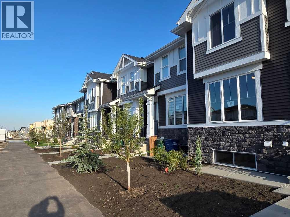 245 Cobblestone Gate SW