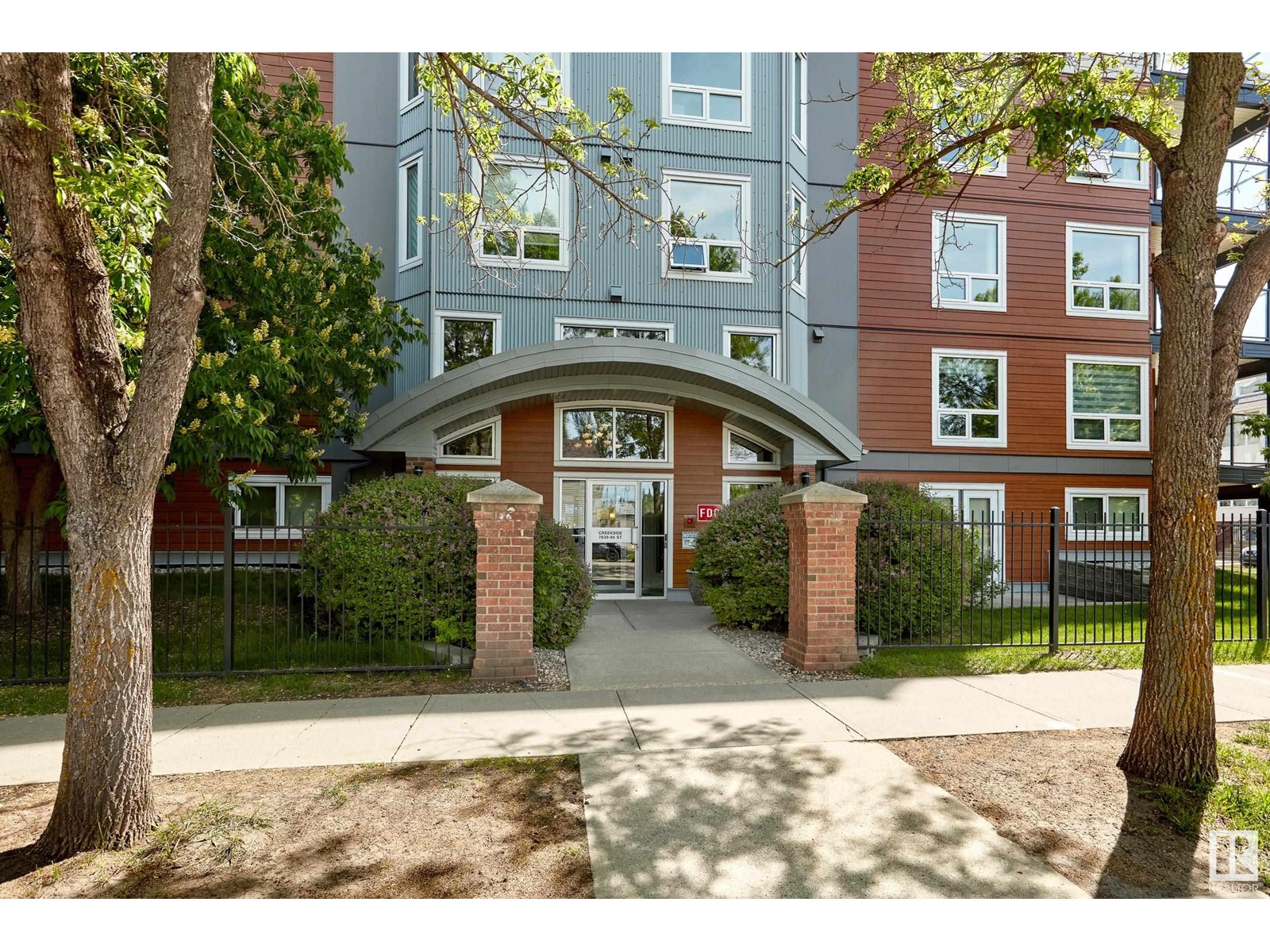 #201 7839 96 ST NW
