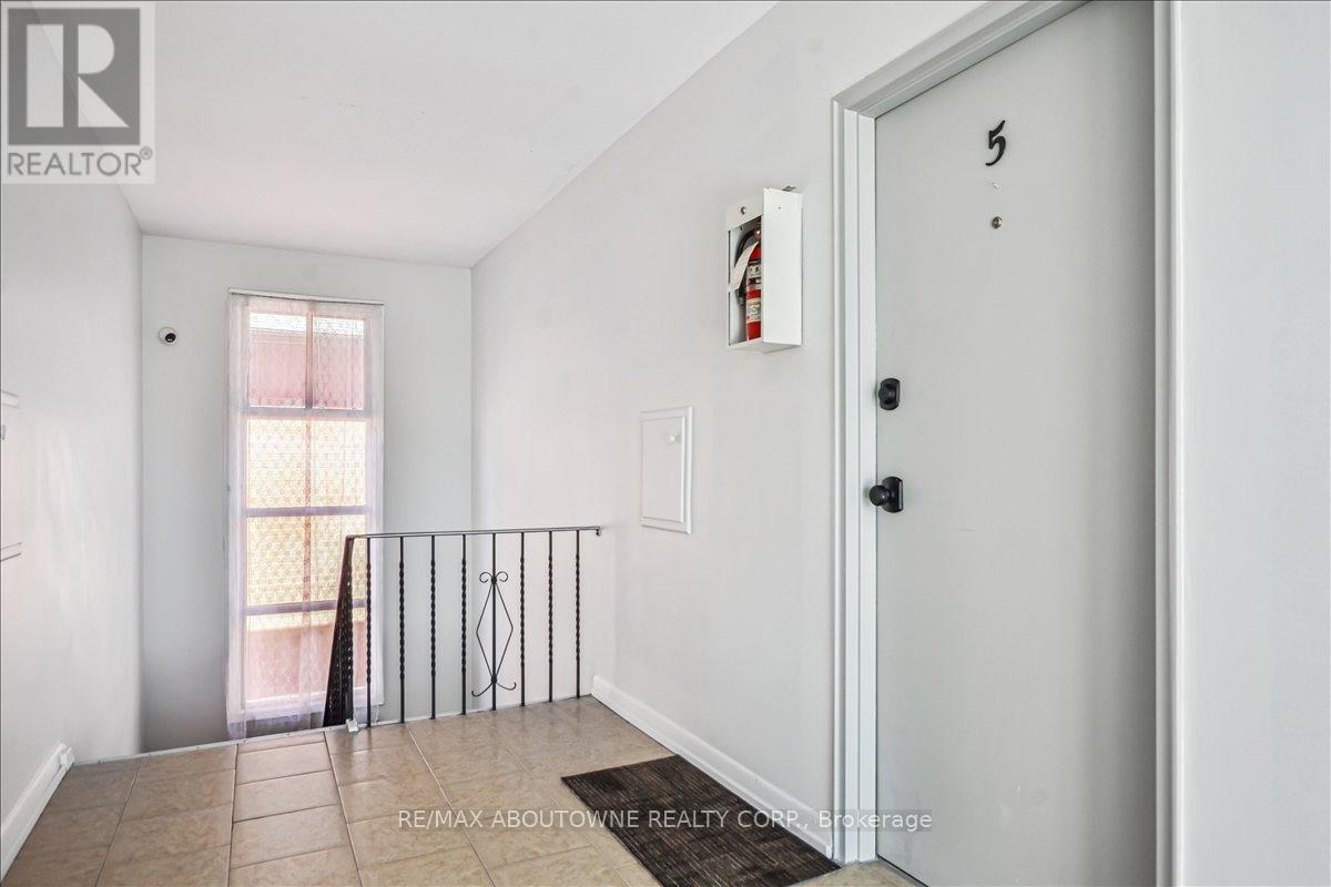 5 - 2 WESLEY STREET