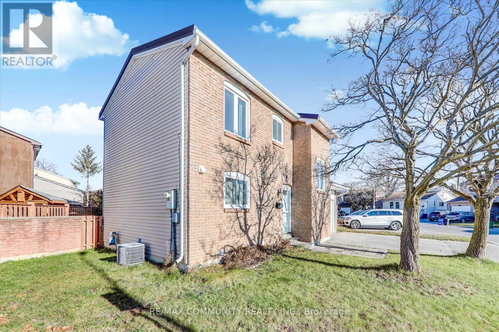24 MEDLEY LANE N