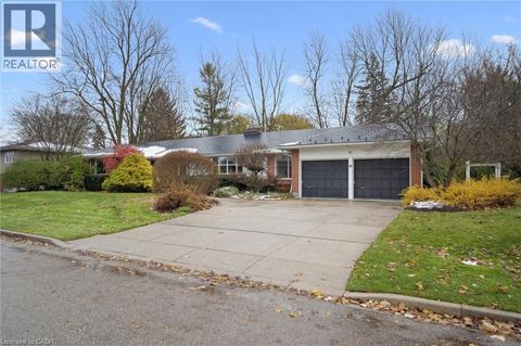 31 SECOND Street Elmira ON N3B1H3