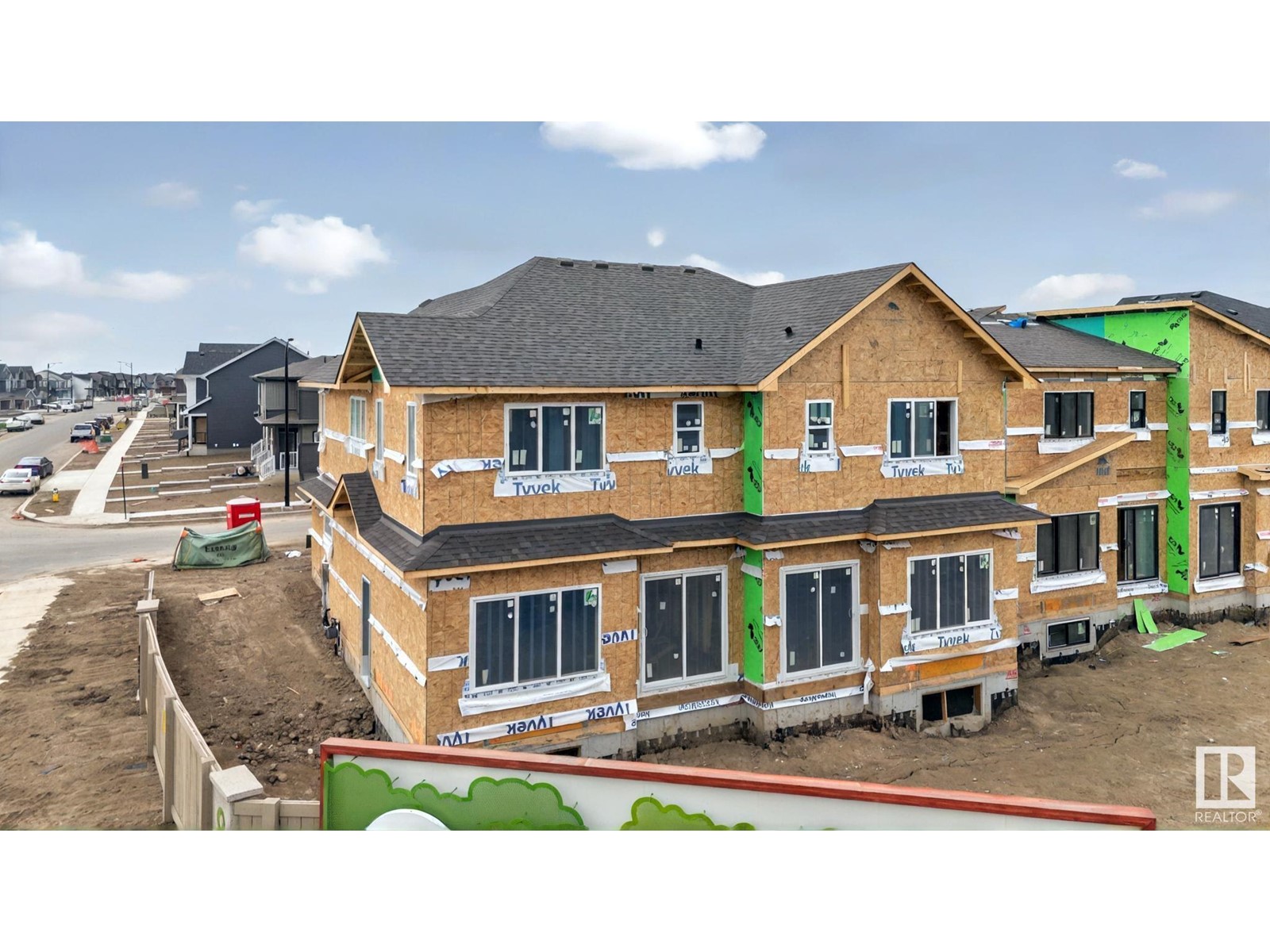 803 Rowan CL SW