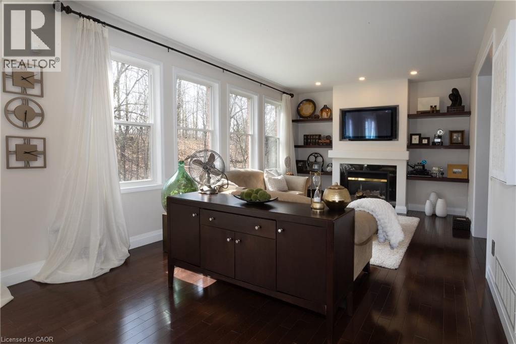 103 GLAZEBROOK Crescent