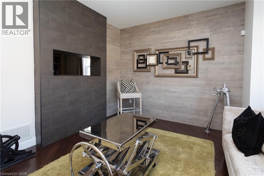 103 GLAZEBROOK Crescent