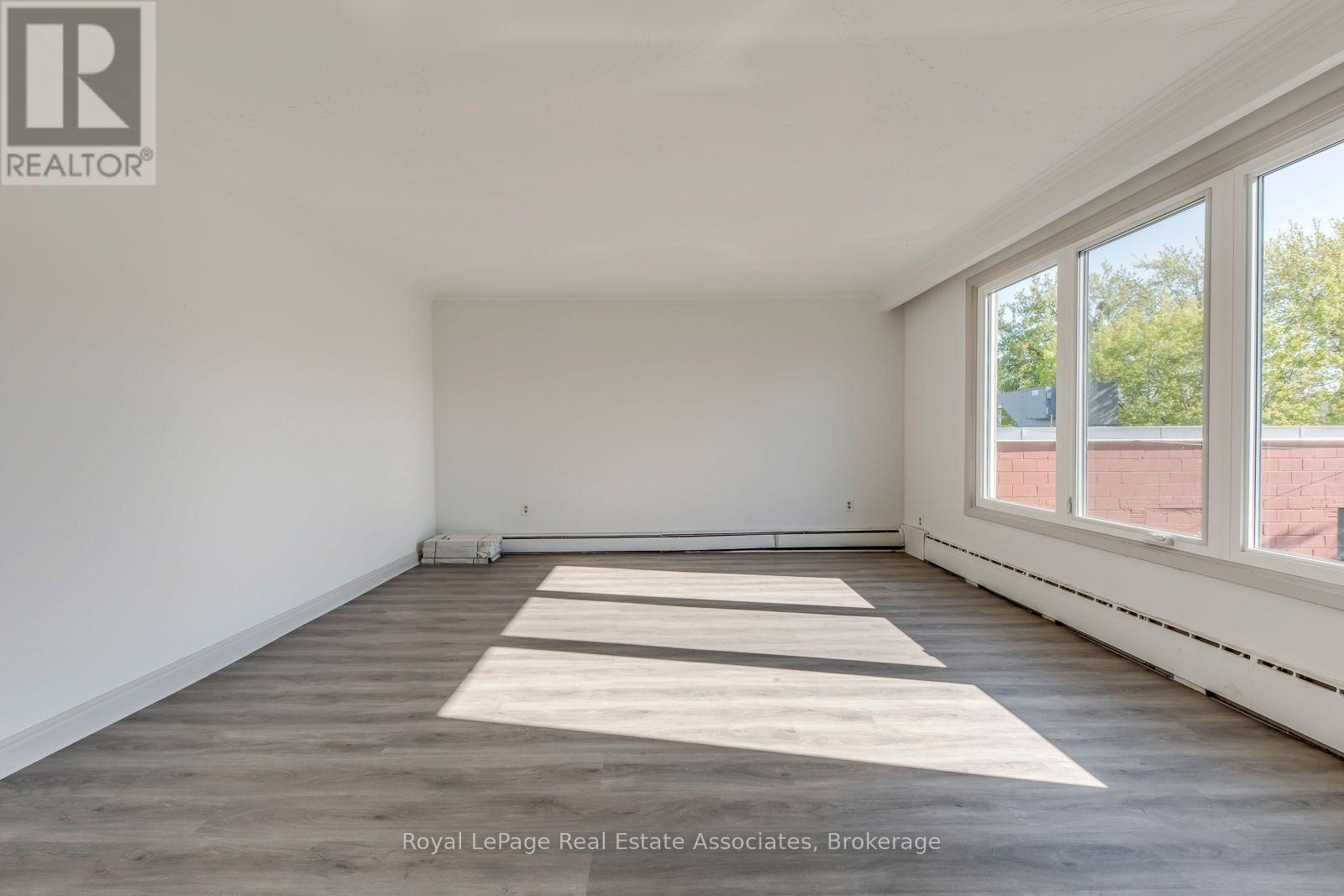 2 - 362 ROYAL YORK ROAD