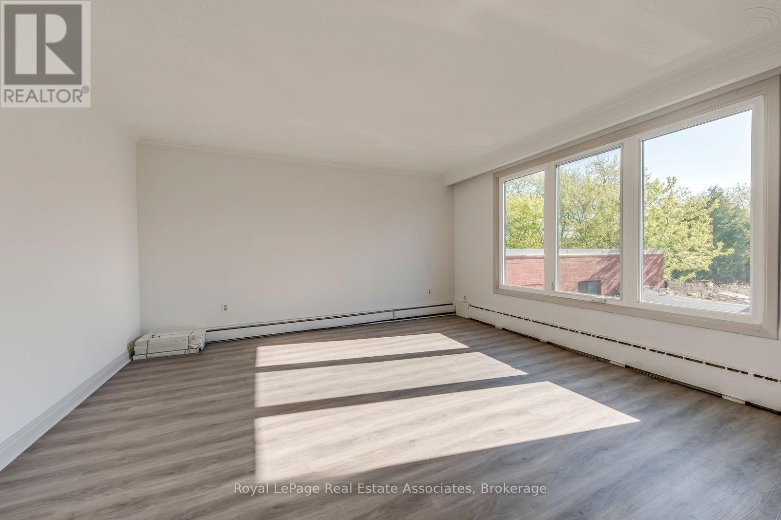 2 - 362 ROYAL YORK ROAD