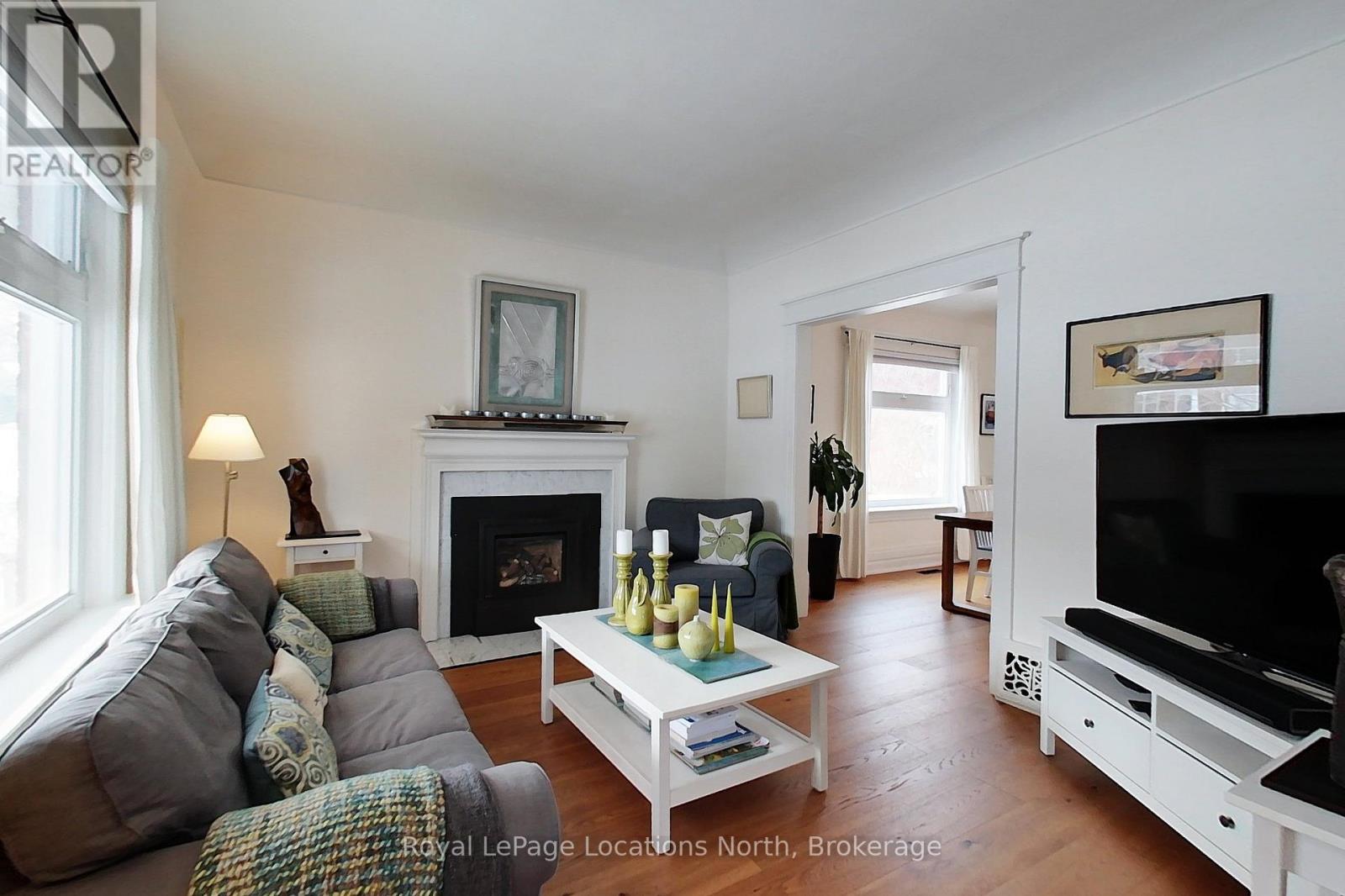 76 TROWBRIDGE STREET W