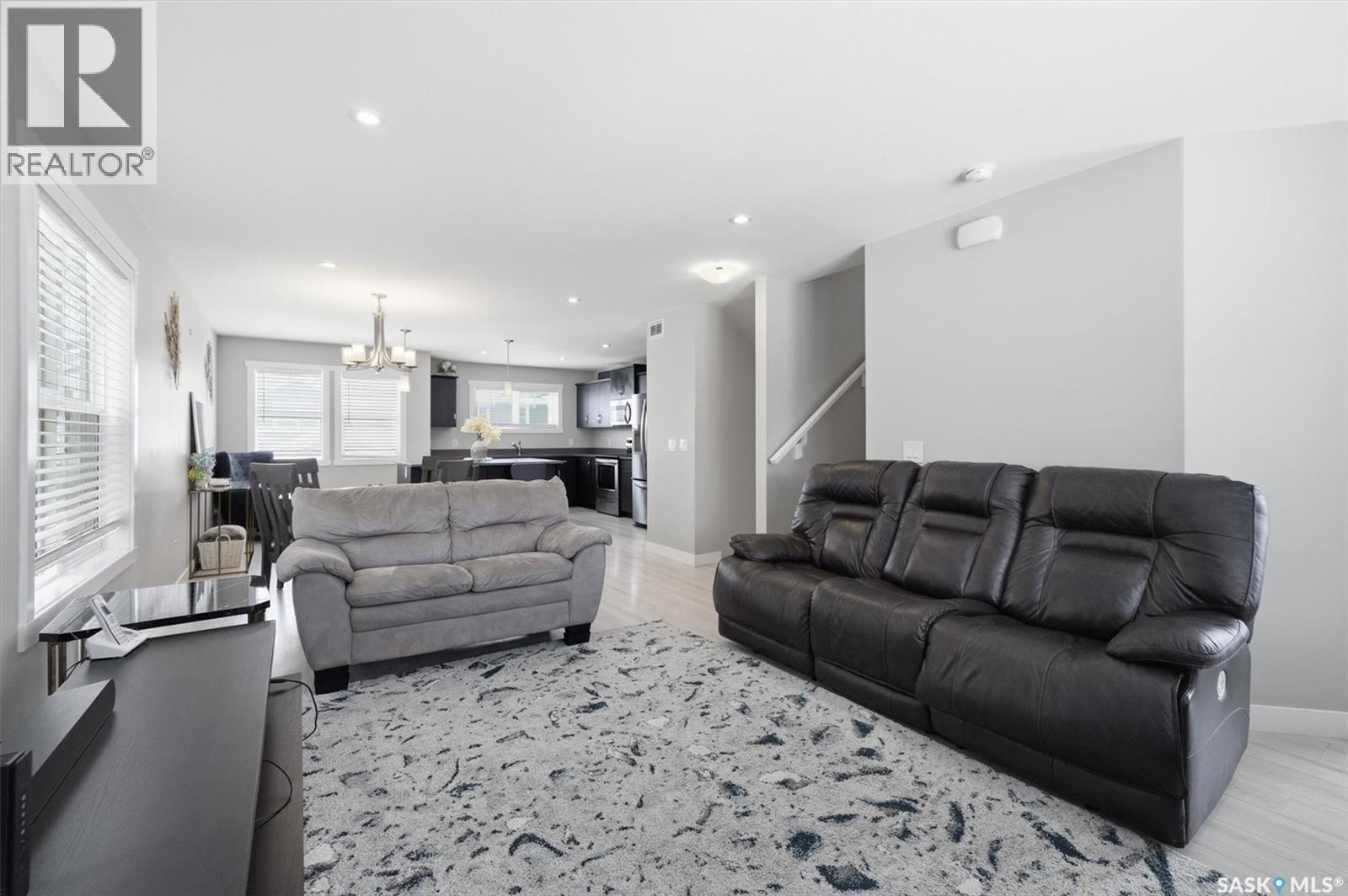 126 315 Dickson CRESCENT