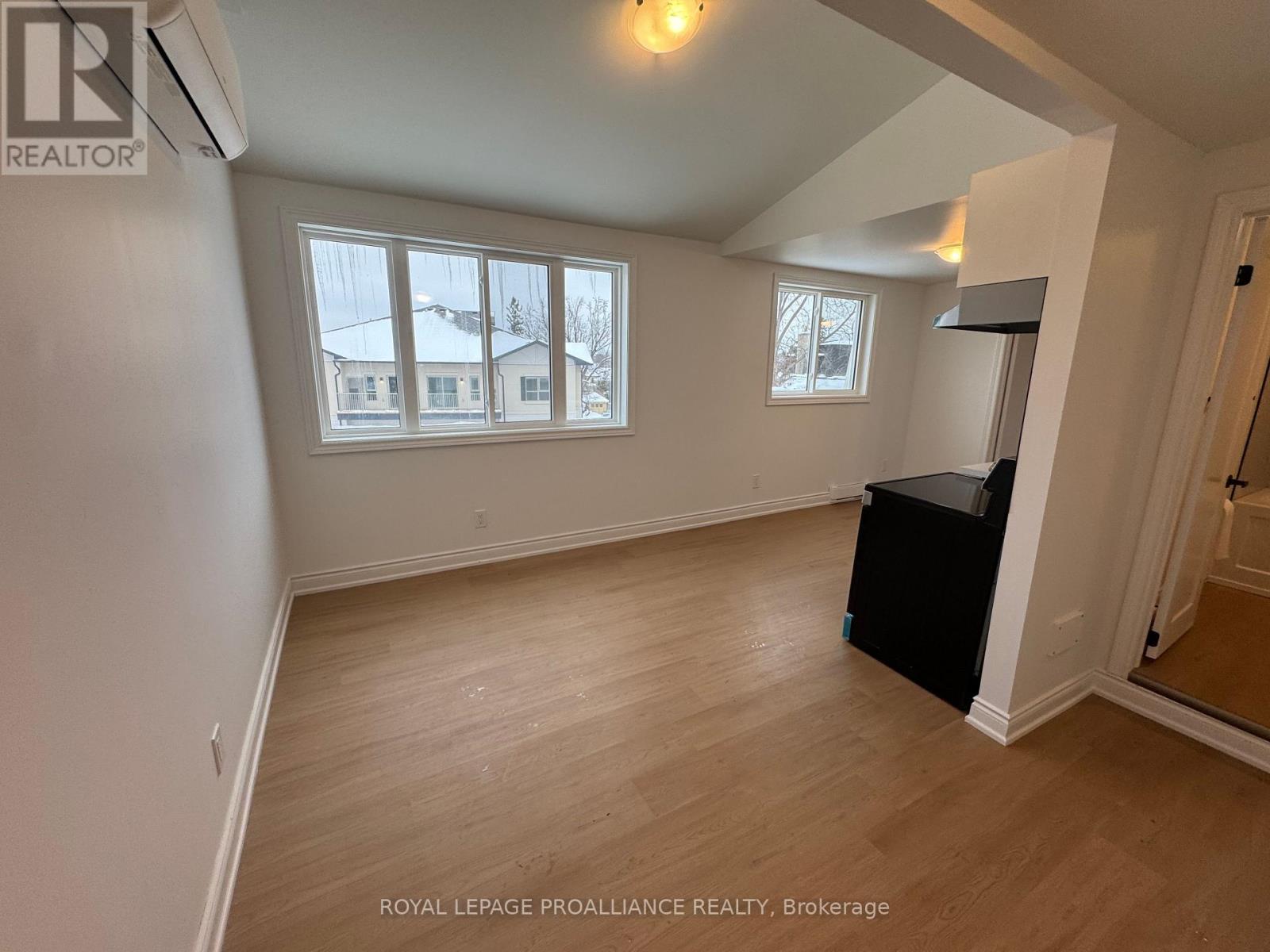 #5 - 380 PARK STREET N