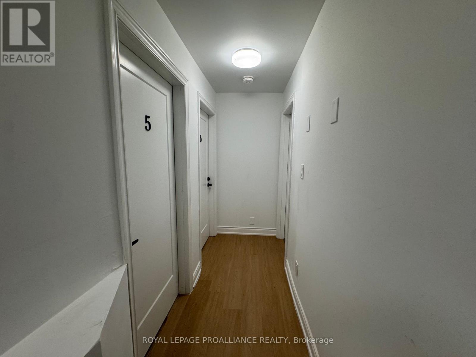 #5 - 380 PARK STREET N