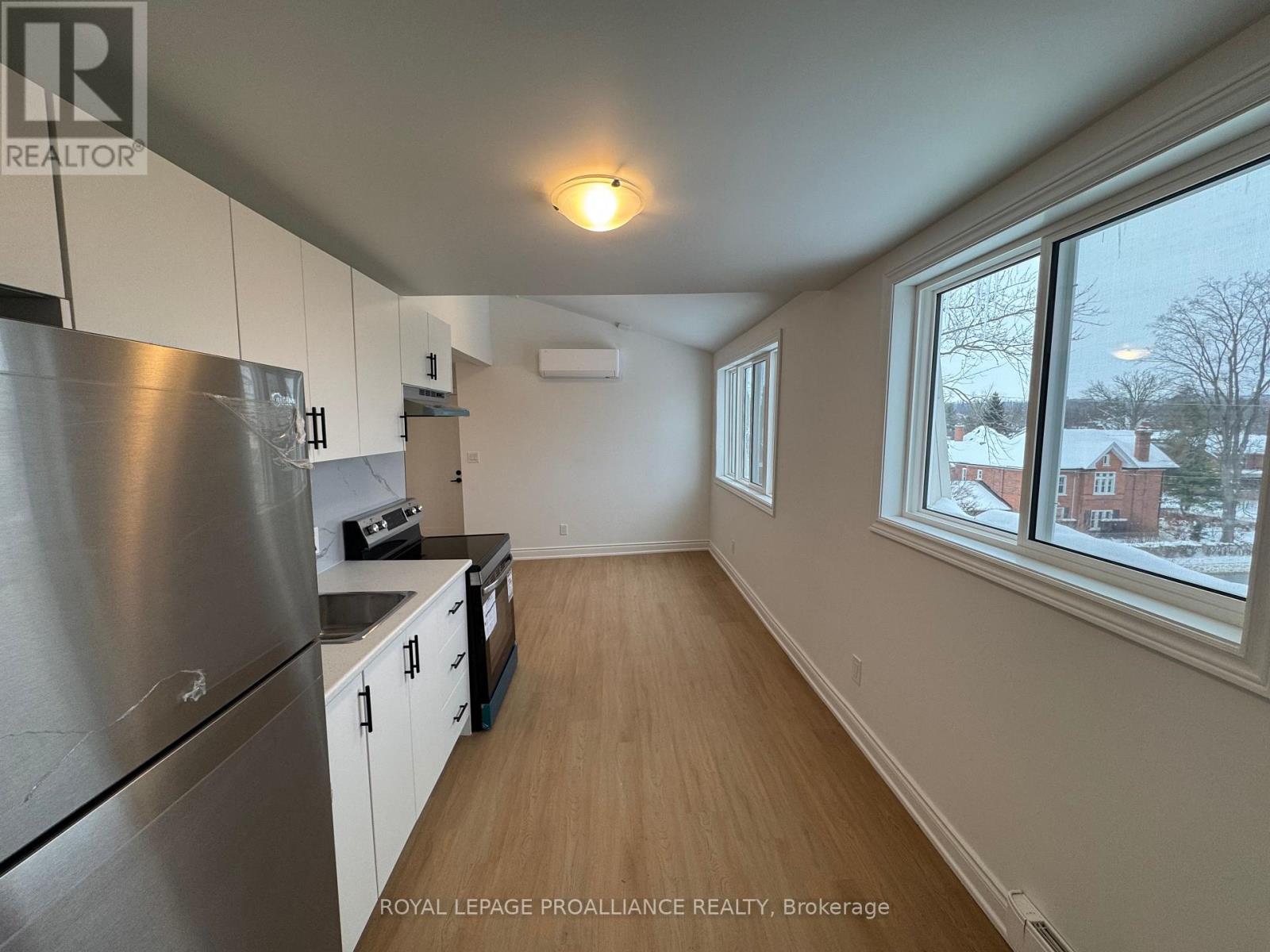 #5 - 380 PARK STREET N