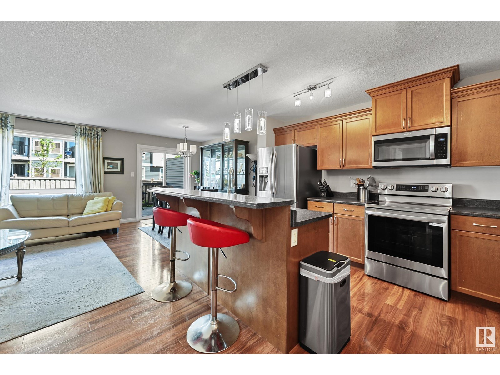 21914 91 AV NW