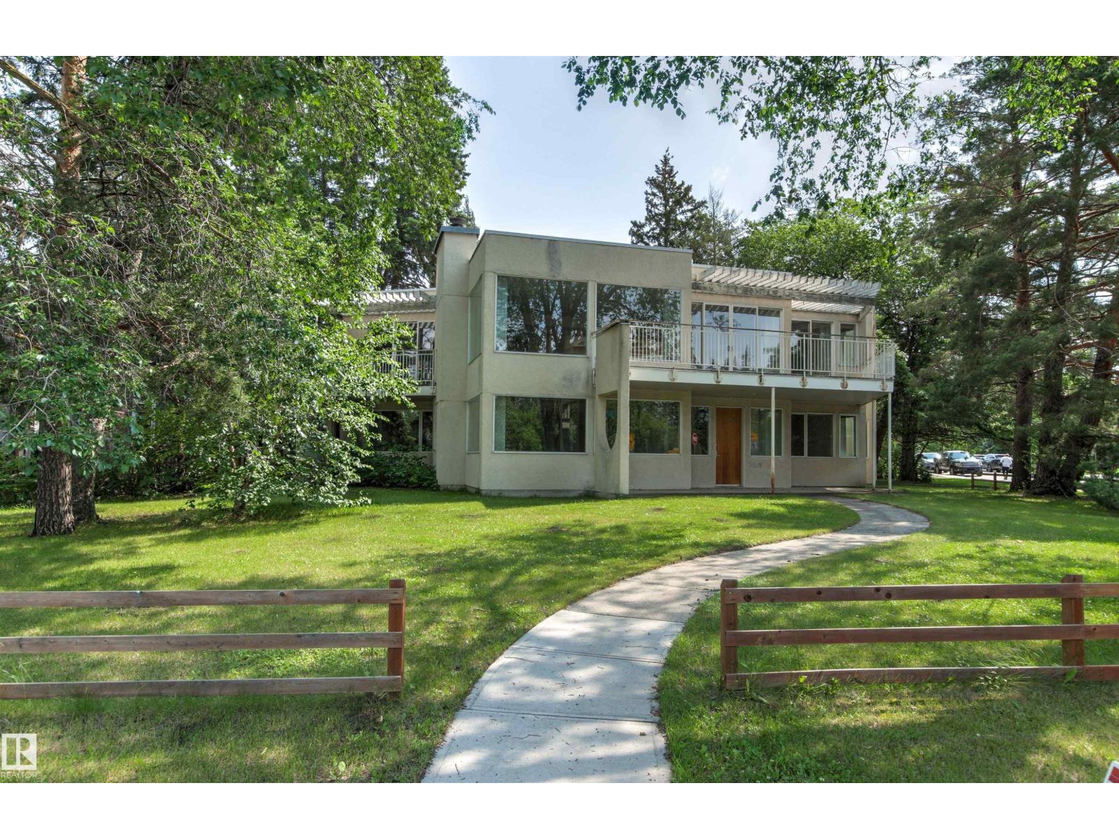 7415 SASKATCHEWAN DR NW