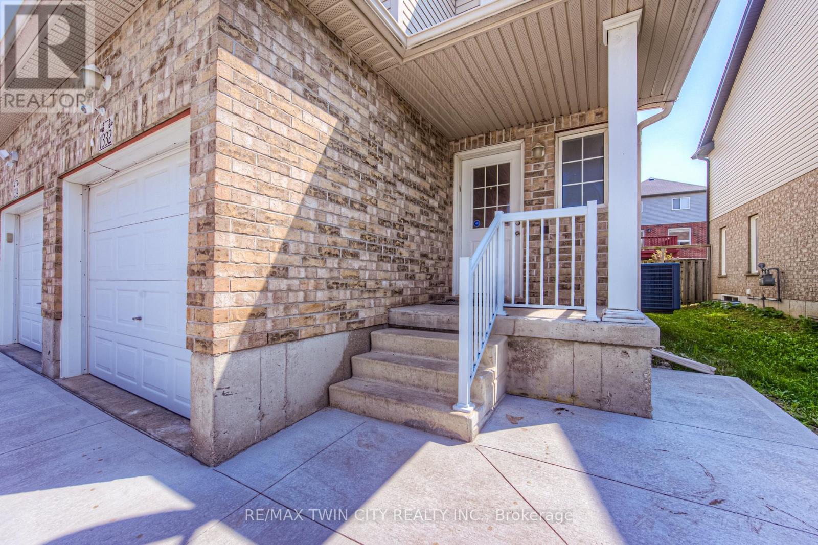 1332 COUNTRYSTONE DRIVE