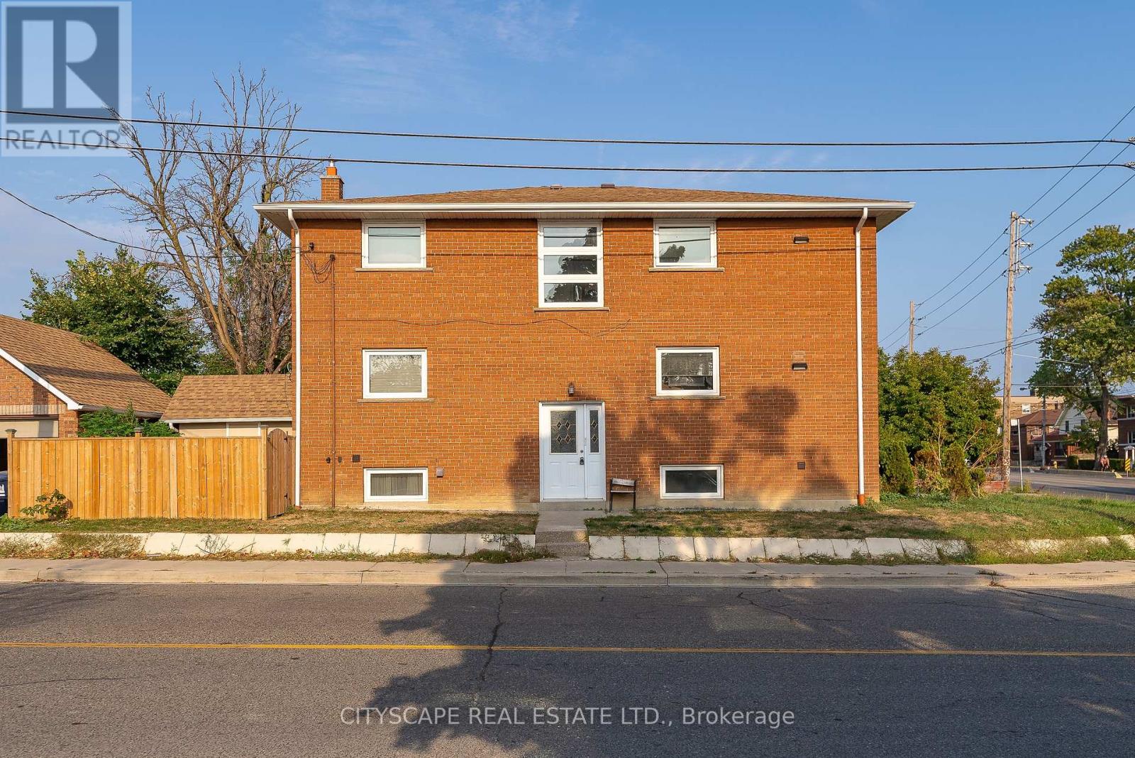 2724 LAKE SHORE BOULEVARD W