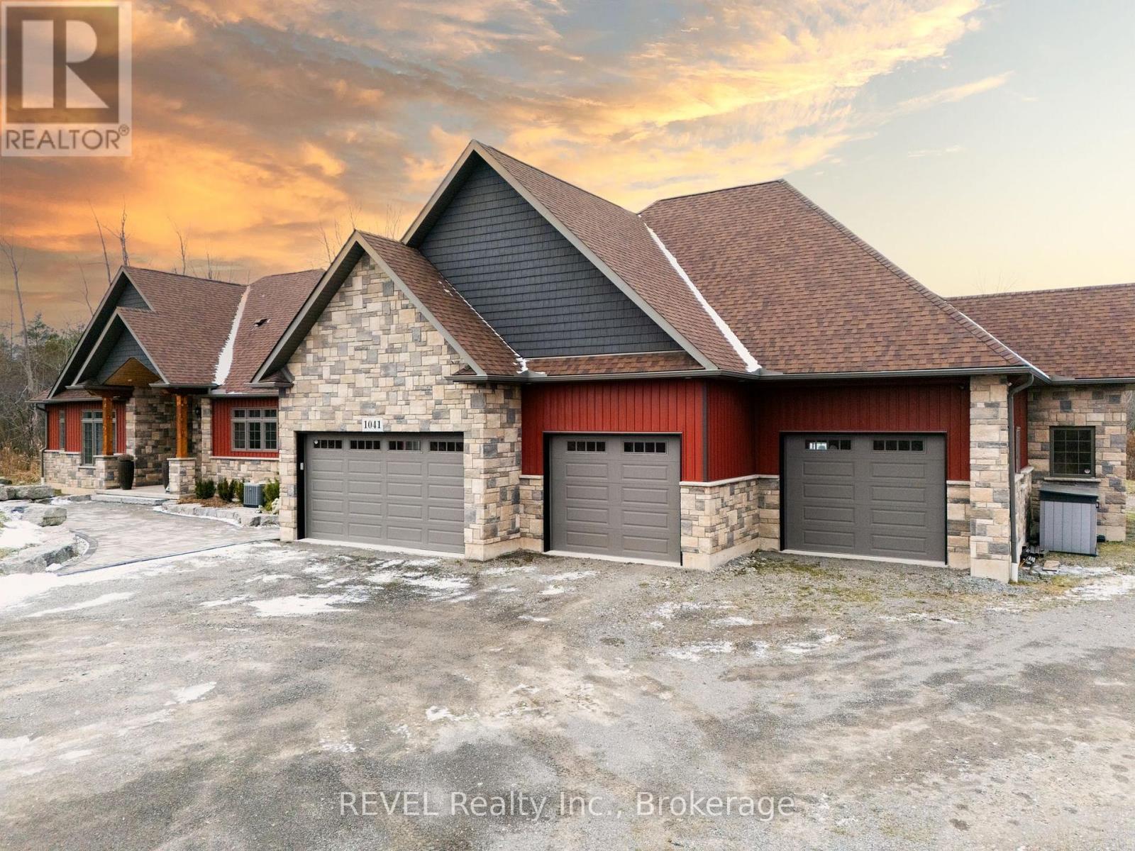 1041 OAKHILL BOULEVARD