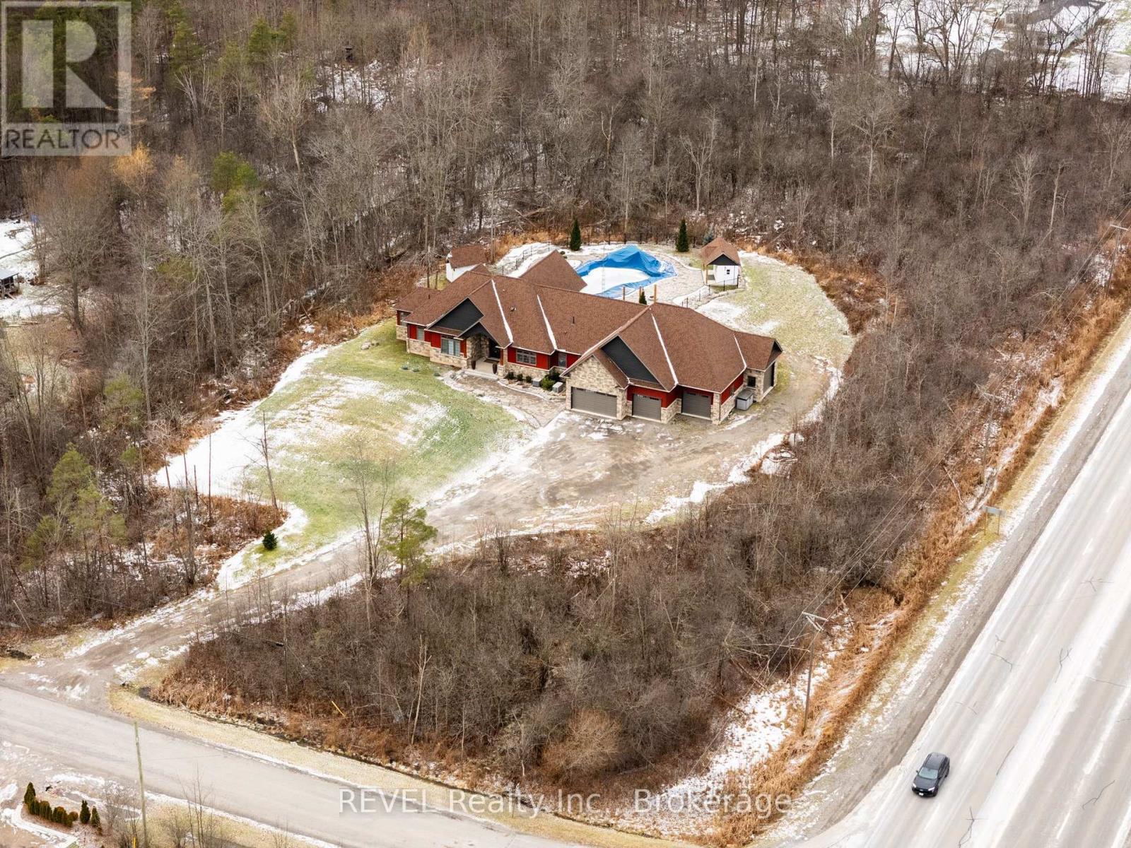 1041 OAKHILL BOULEVARD