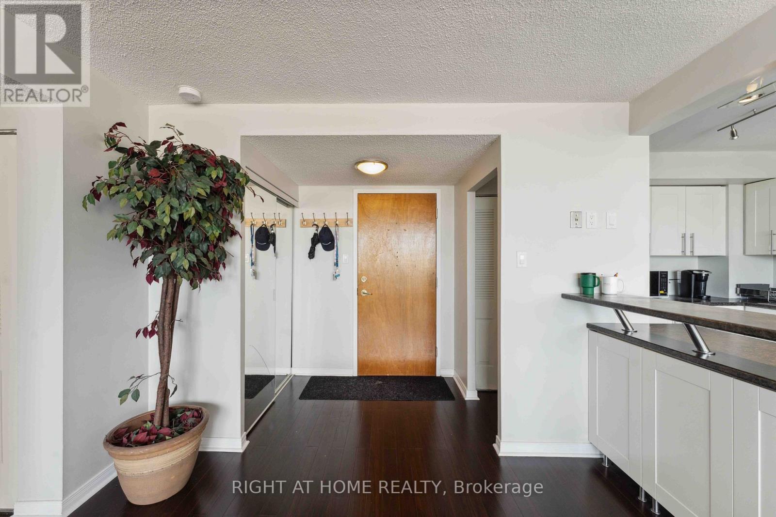 502 - 2760 CAROUSEL CRESCENT