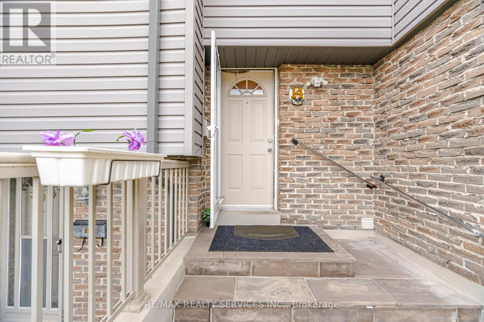 14 TARA PARK CRESCENT
