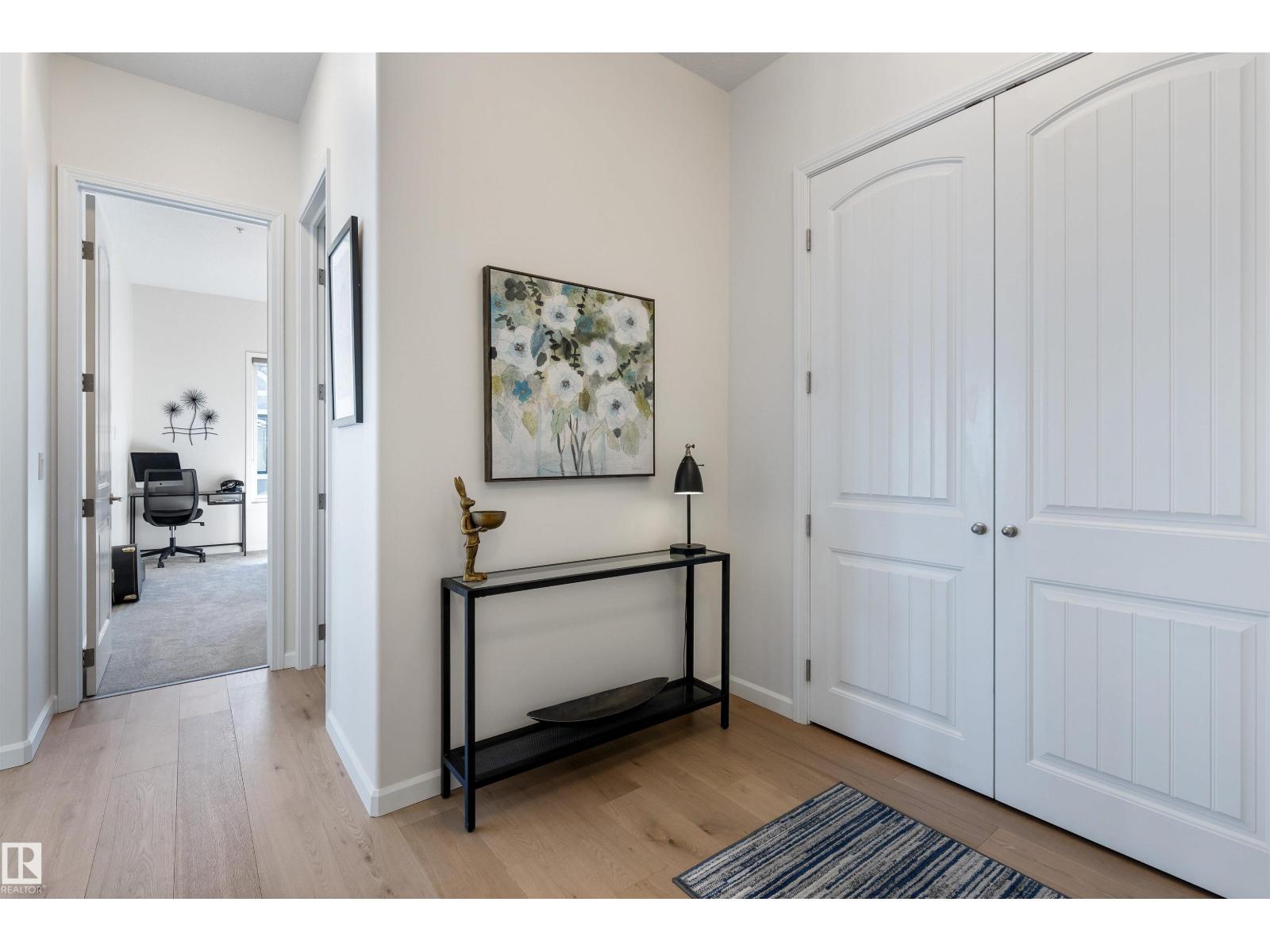 #427 6083 MAYNARD WY NW