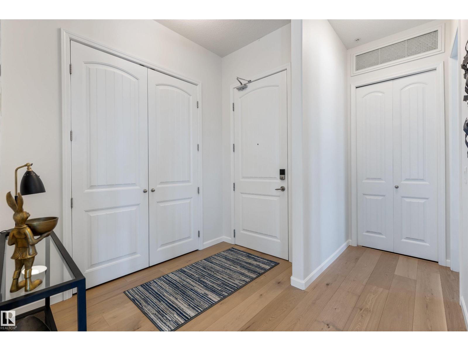 #427 6083 MAYNARD WY NW