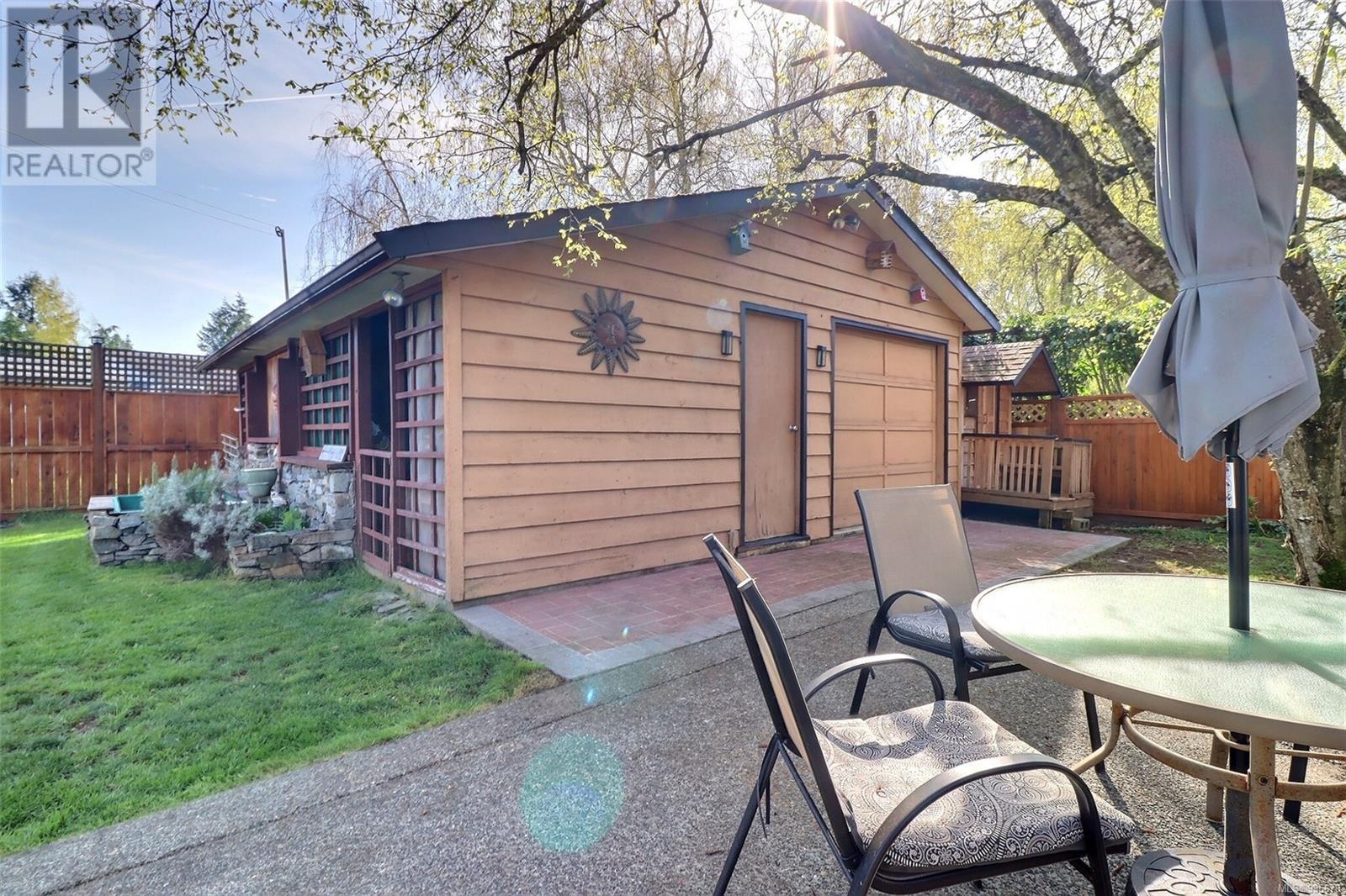1536 Juan De Fuca Blvd