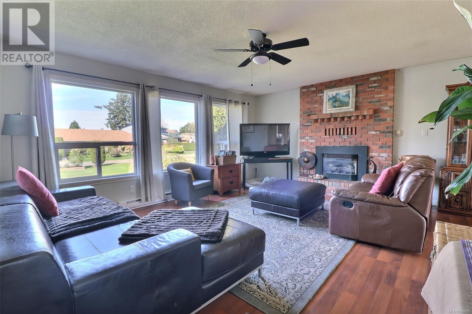 1536 Juan De Fuca Blvd