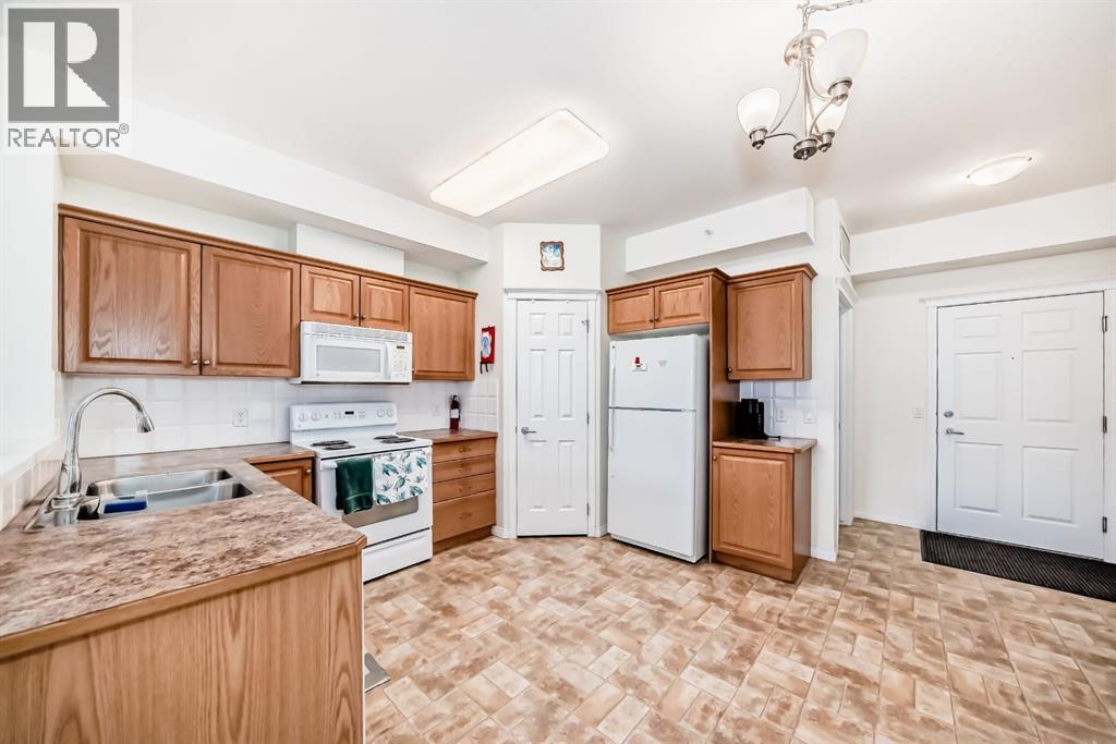 446, 15 Everstone Drive SW