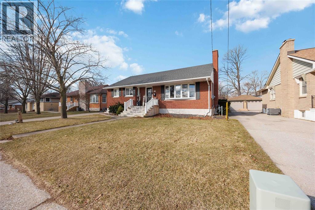 1569 INDIAN ROAD North